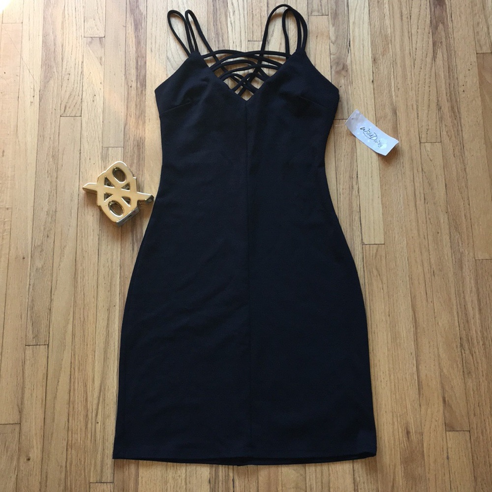 Criss cross bodycon dress 👗